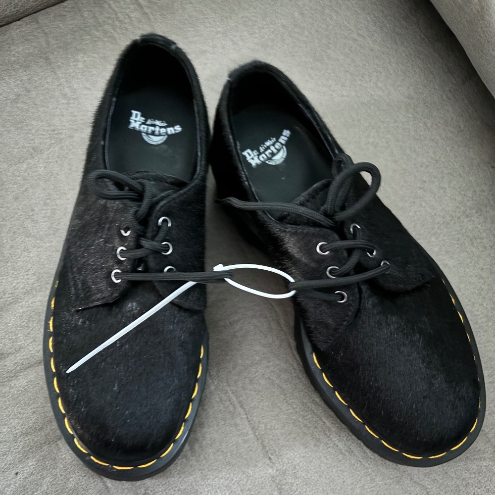 Dr. Martens Quad Platform Derby Black Hair On, size US 5